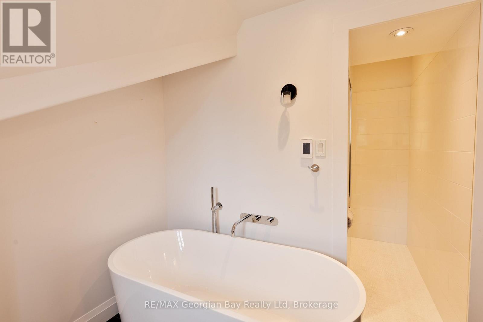 105 Duckworth Street, Barrie, Ontario  L4M 3V9 - Photo 33 - S12400992