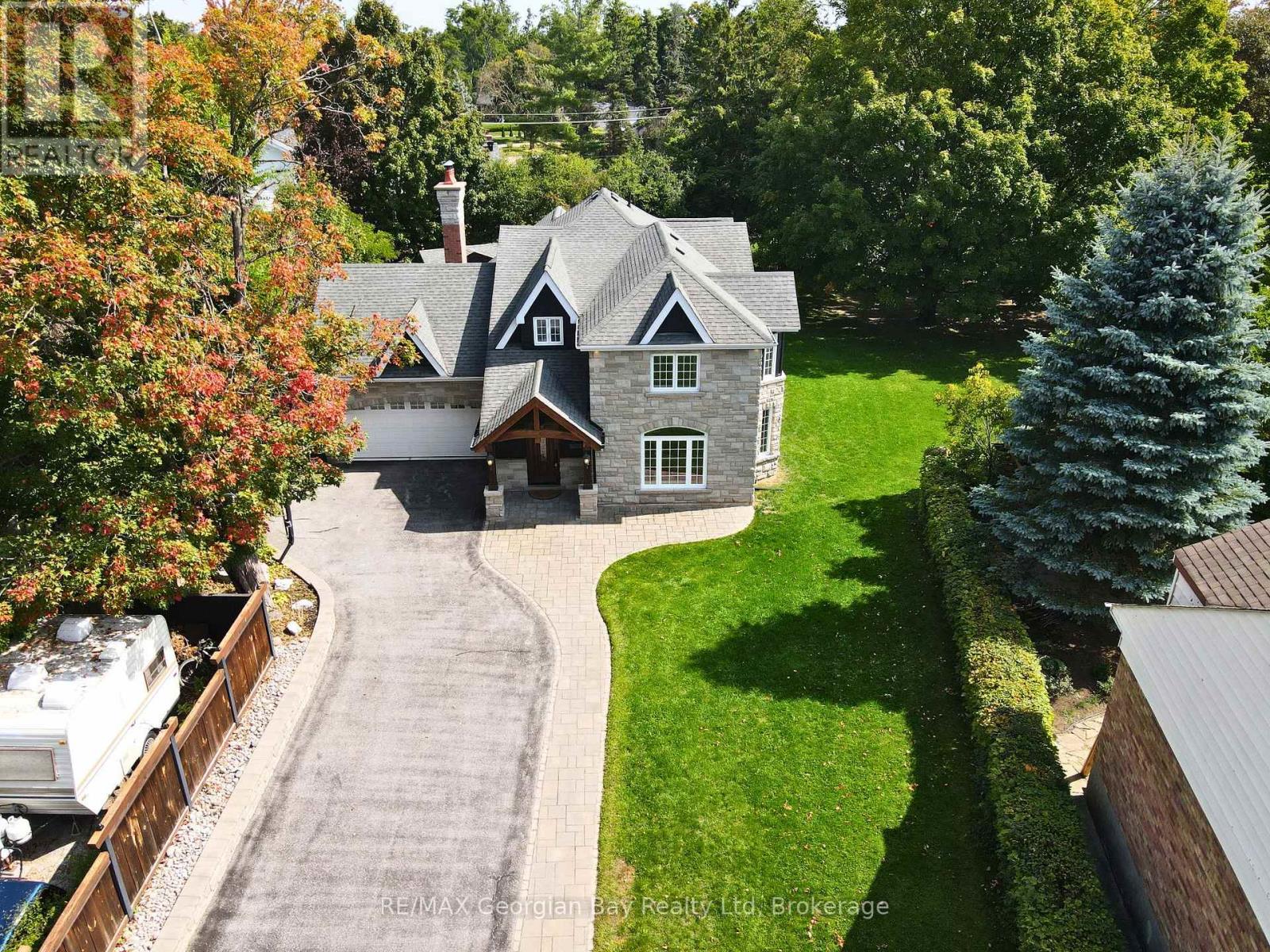 105 Duckworth Street, Barrie, Ontario  L4M 3V9 - Photo 46 - S12400992