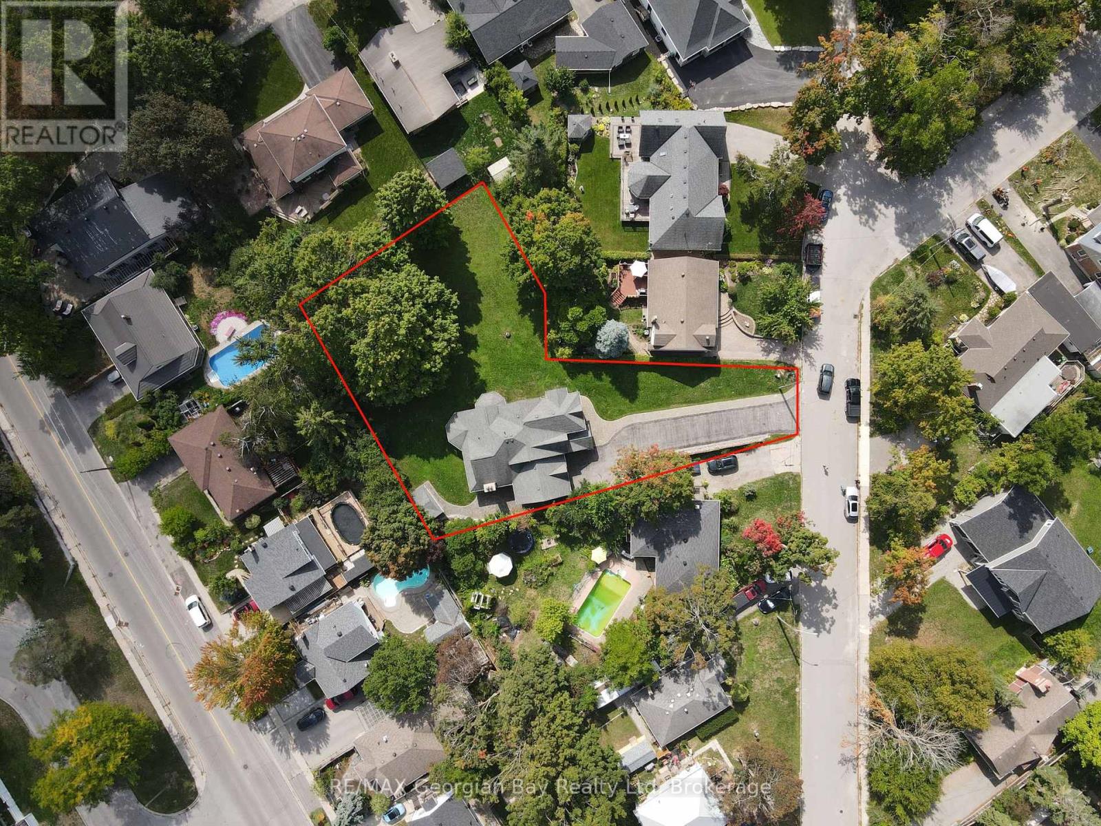 105 Duckworth Street, Barrie, Ontario  L4M 3V9 - Photo 48 - S12400992