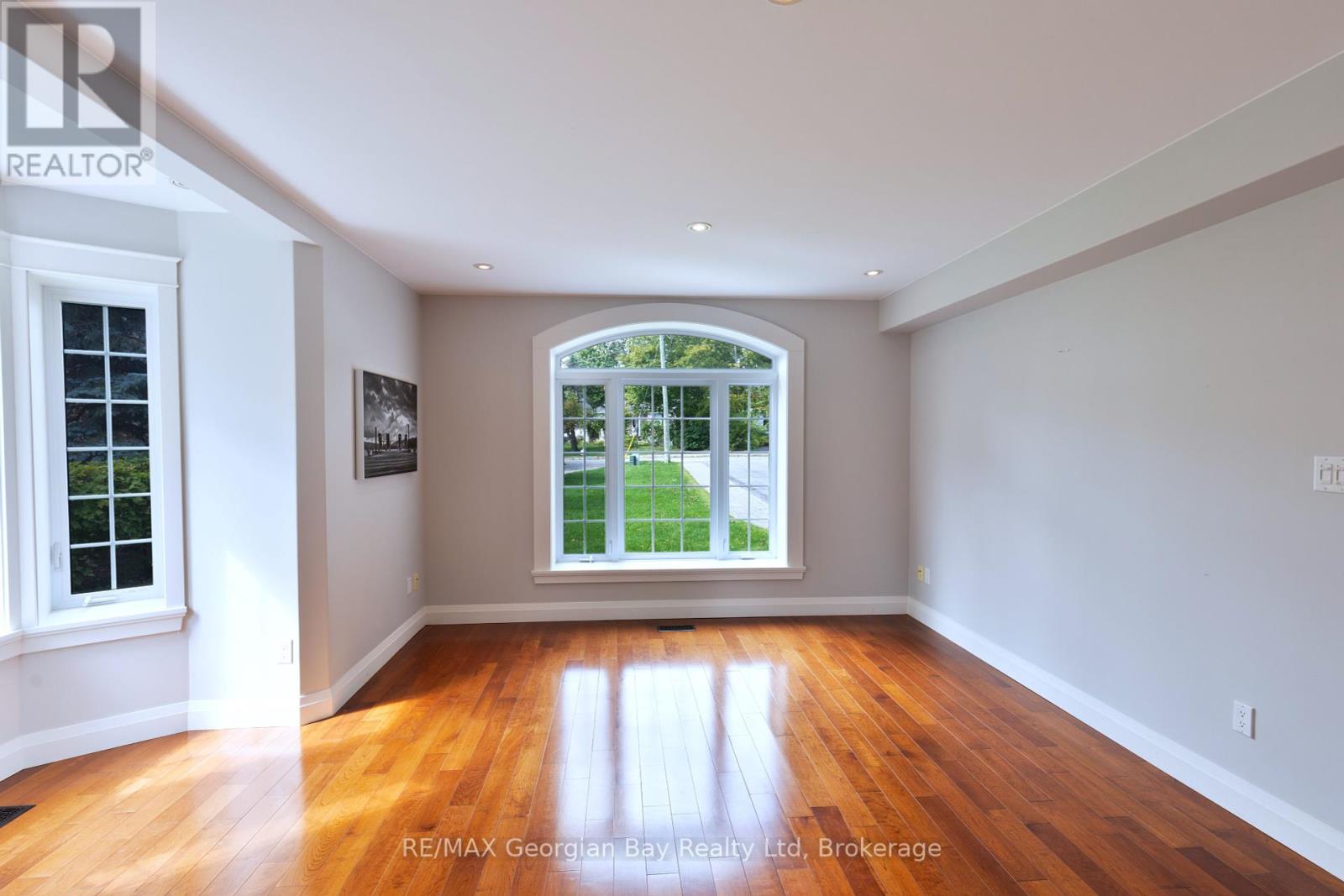 Property at 105 DUCKWORTH STREET image 5