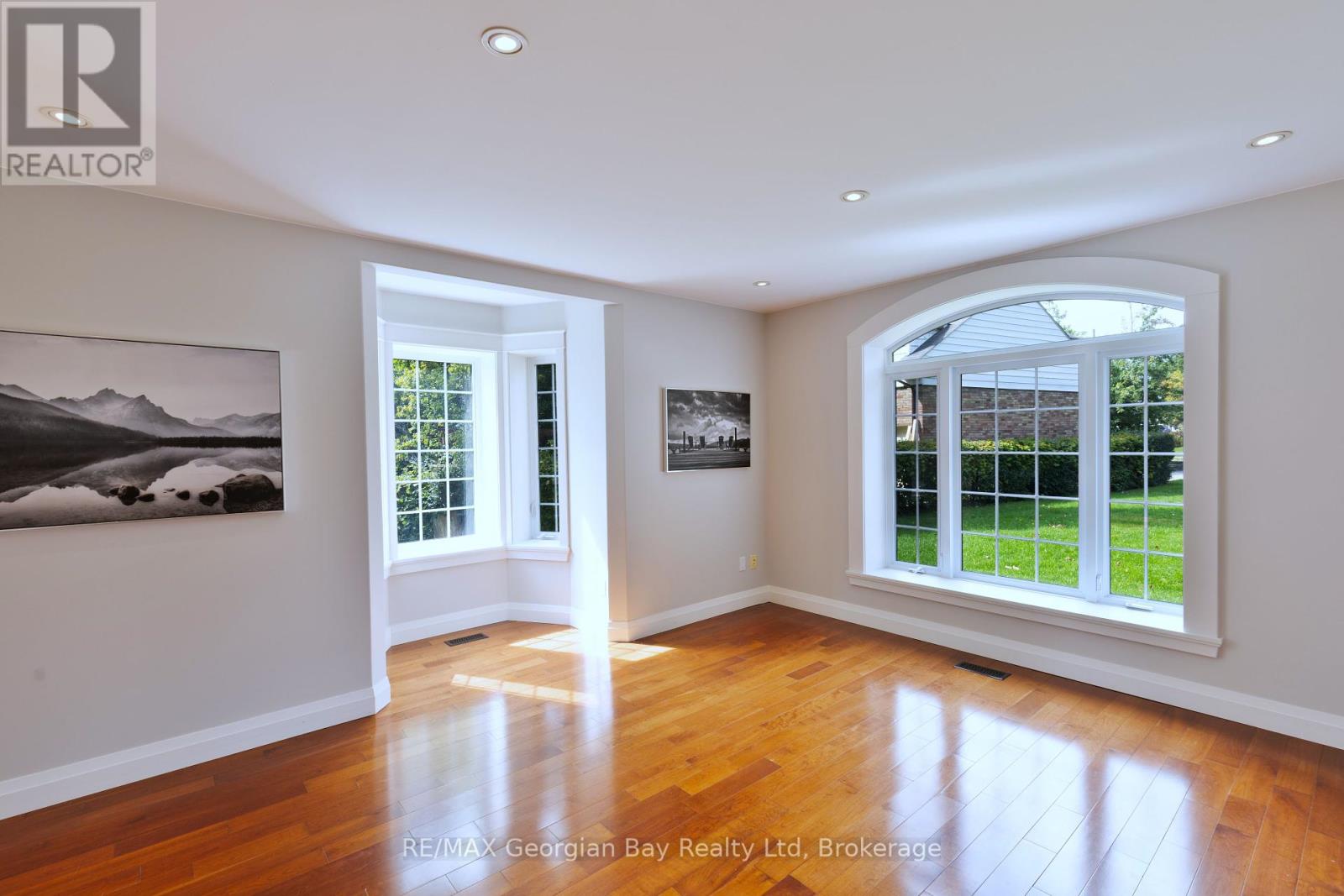 105 Duckworth Street, Barrie, Ontario  L4M 3V9 - Photo 6 - S12400992