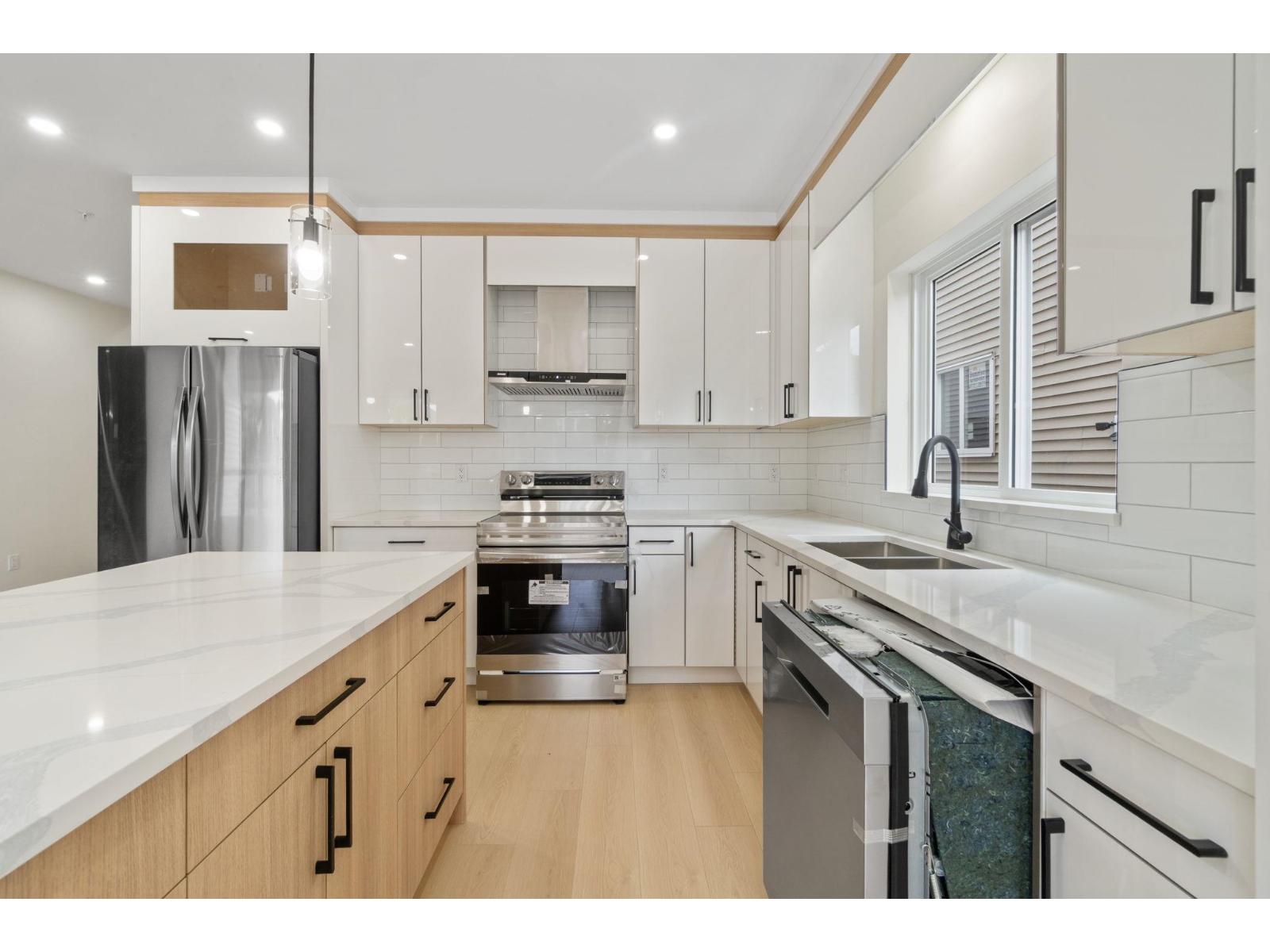 32514 Higginbottom Court, Mission, British Columbia  V2V 2T7 - Photo 8 - R3046396