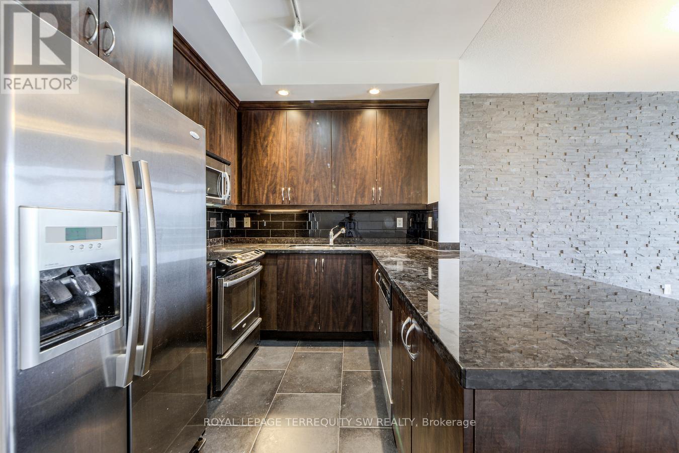 1707 - 21 Grand Magazine Street, Toronto, Ontario  M5V 1B5 - Photo 15 - C12400893