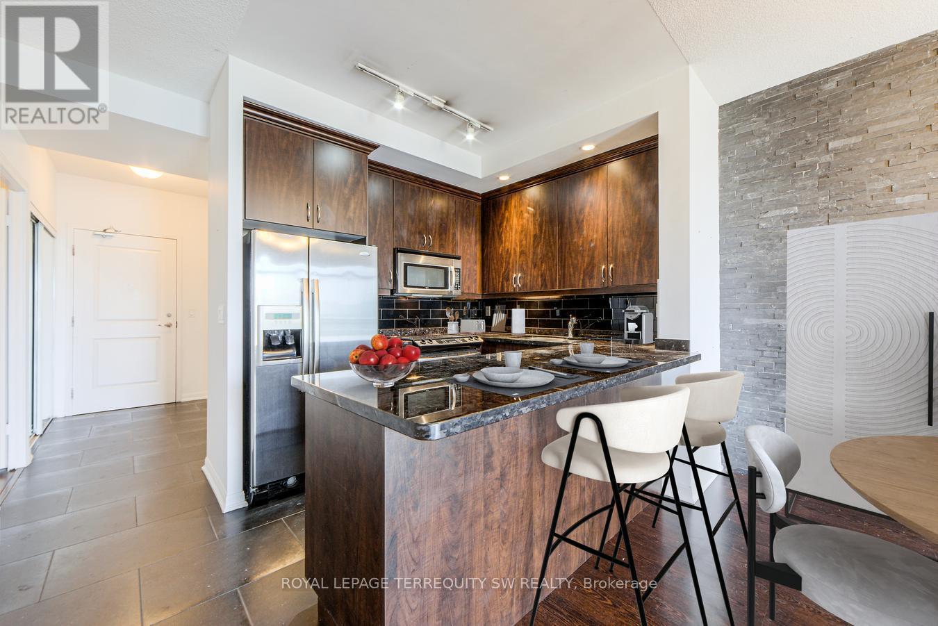 1707 - 21 Grand Magazine Street, Toronto, Ontario  M5V 1B5 - Photo 2 - C12400893