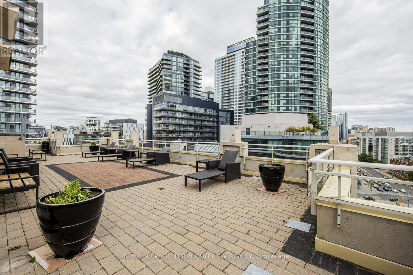 1707 - 21 Grand Magazine Street, Toronto, Ontario  M5V 1B5 - Photo 47 - C12400893