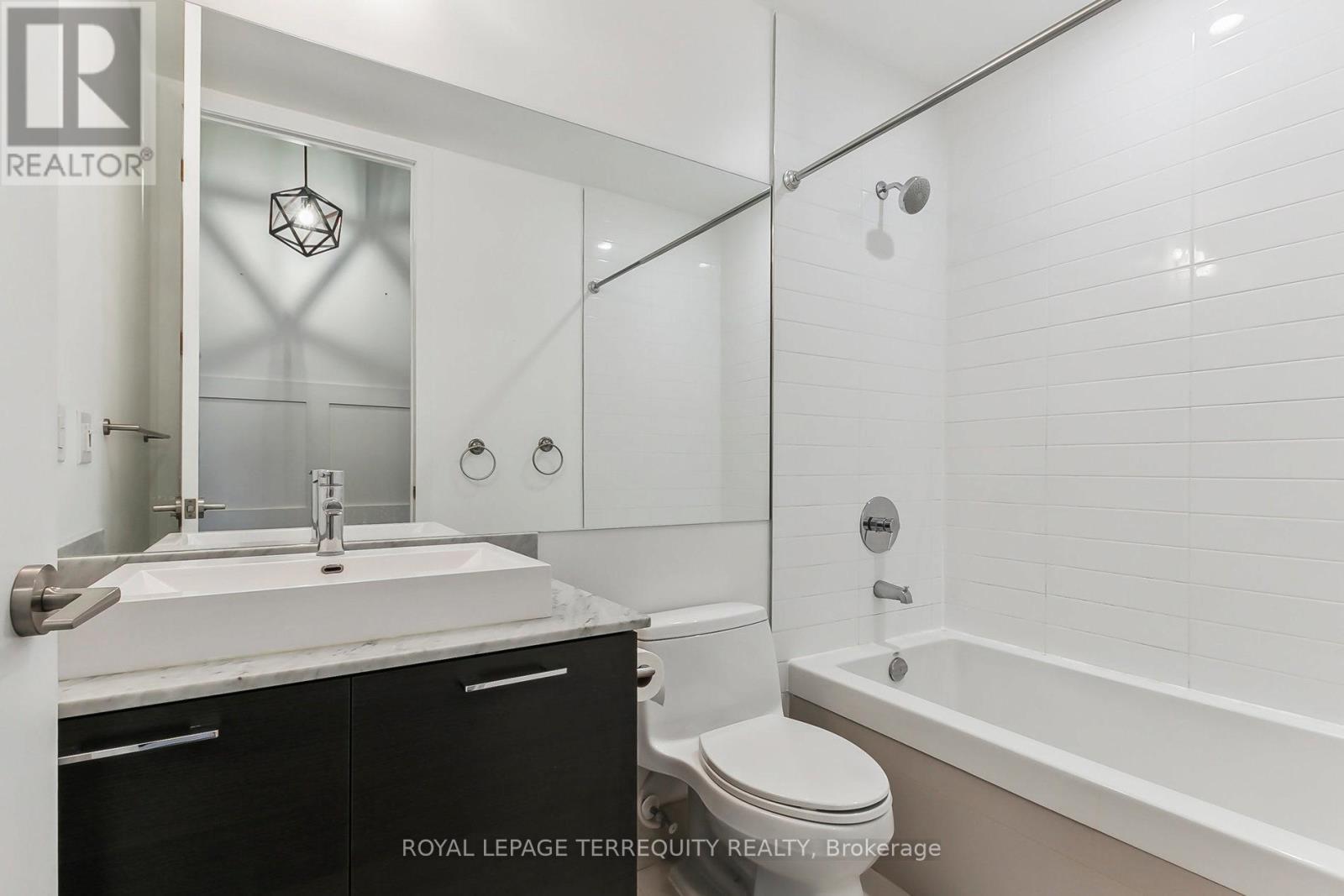Lorem Ipsum Dolor Sit Amet,, Toronto, Ontario  M5V  - Photo 4 - DEMO28856922