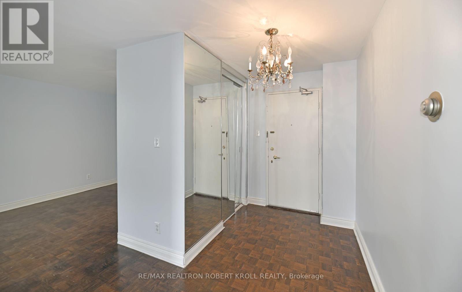 501 - 581 Avenue Road, Toronto (Yonge-St. Clair), Ontario  M4V 2K4 - Photo 3 - C12400905
