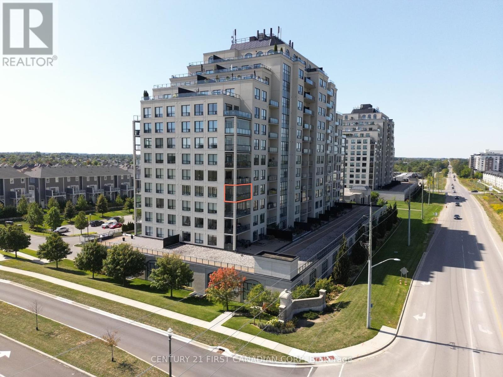 504 - 240 Villagewalk Boulevard, London North, Ontario  N6G 0P6 - Photo 1 - X12400951