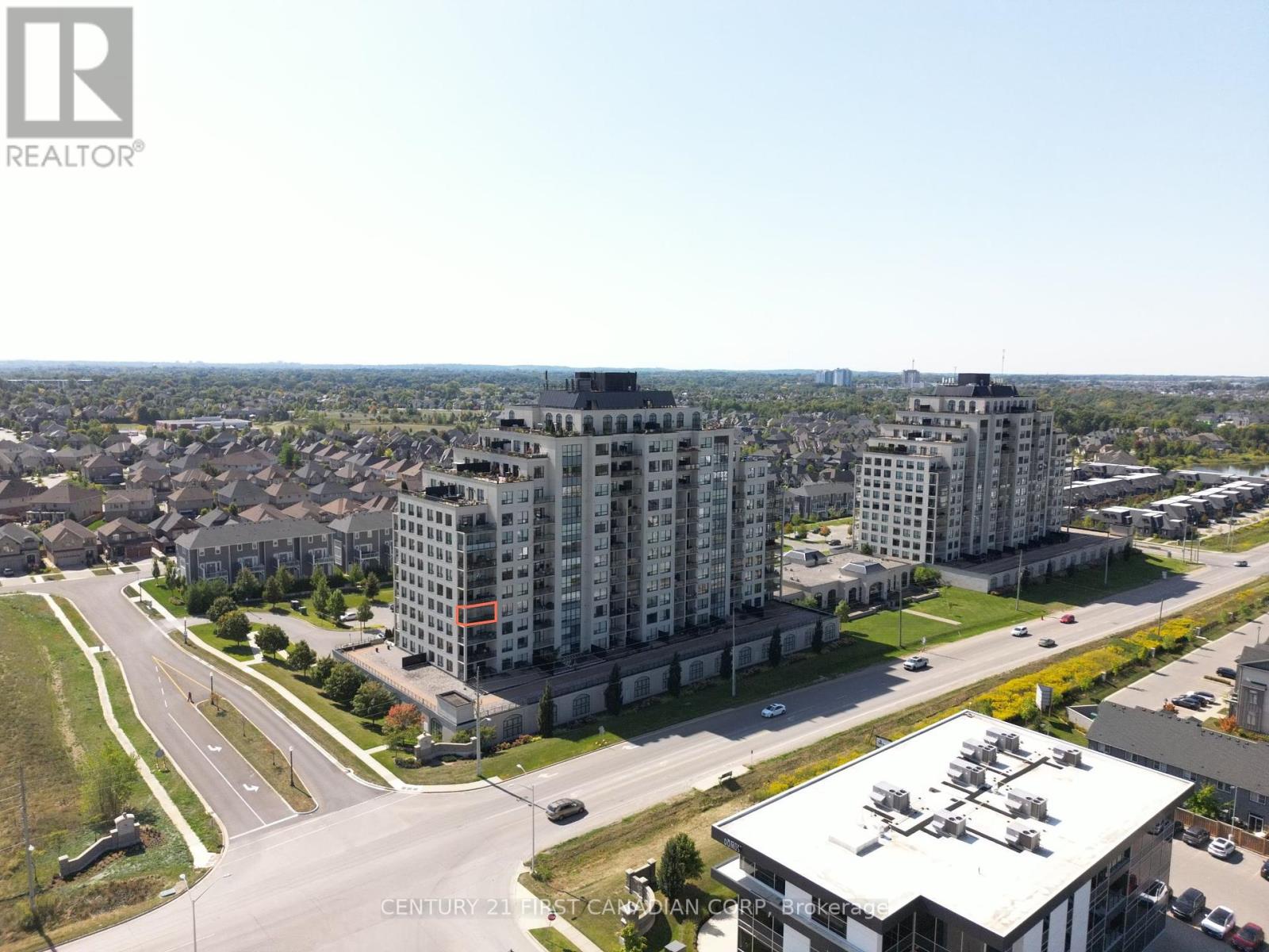 504 - 240 Villagewalk Boulevard, London North, Ontario  N6G 0P6 - Photo 2 - X12400951