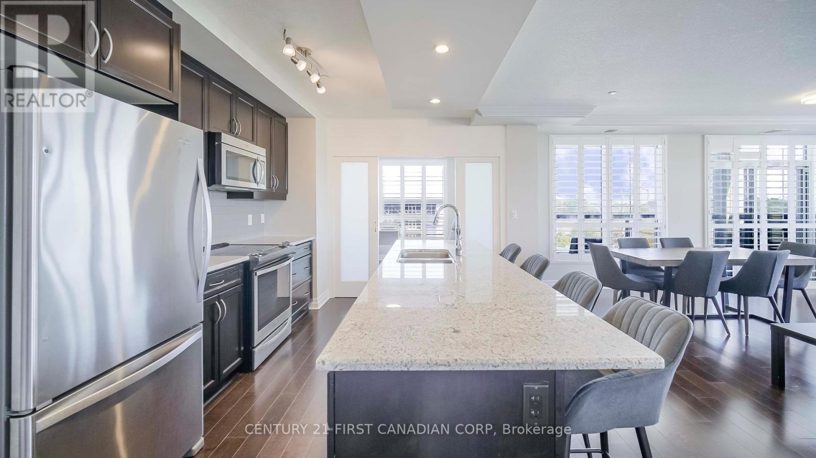 504 - 240 Villagewalk Boulevard, London North, Ontario  N6G 0P6 - Photo 6 - X12400951