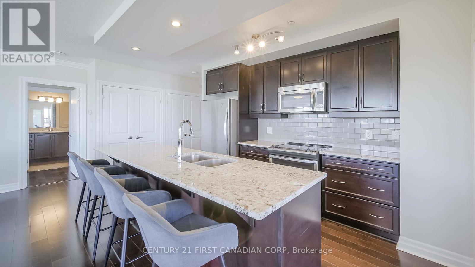 504 - 240 Villagewalk Boulevard, London North, Ontario  N6G 0P6 - Photo 7 - X12400951