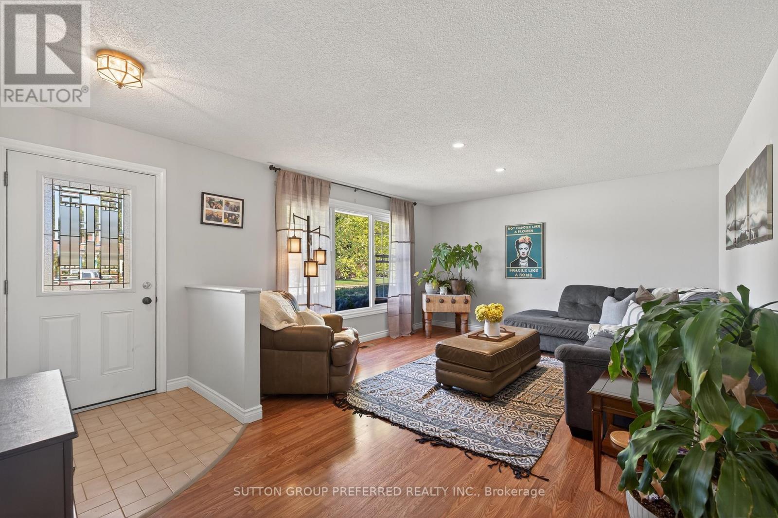 17 Clear Valley Drive, Tillsonburg, Ontario  N4G 4X9 - Photo 4 - X12400998