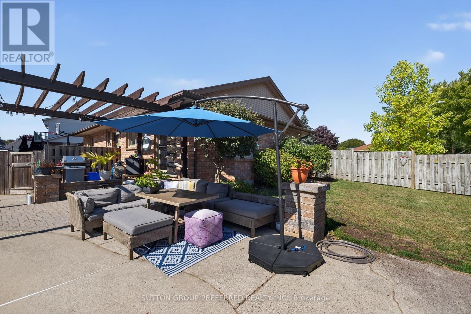 17 Clear Valley Drive, Tillsonburg, Ontario  N4G 4X9 - Photo 42 - X12400998