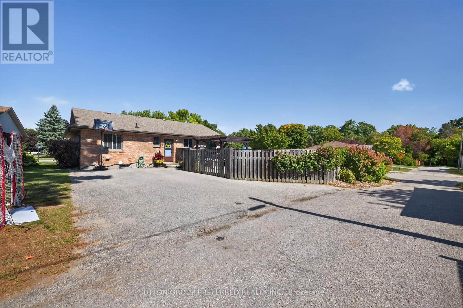 17 Clear Valley Drive, Tillsonburg, Ontario  N4G 4X9 - Photo 43 - X12400998