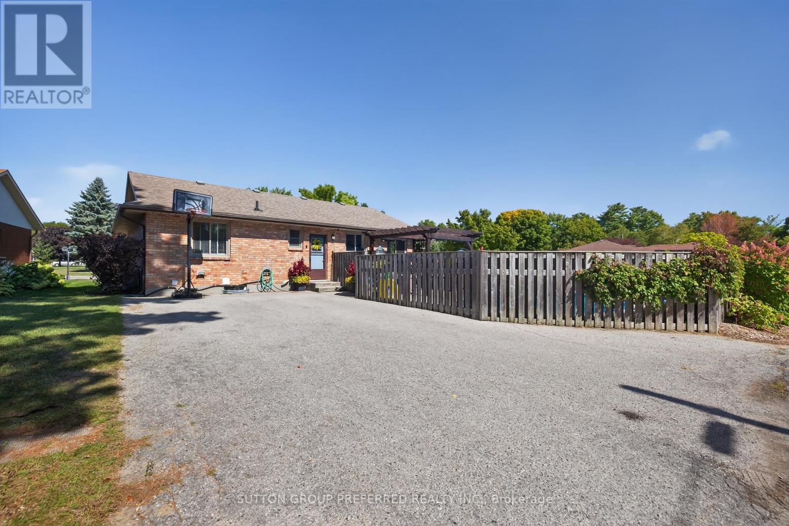 17 Clear Valley Drive, Tillsonburg, Ontario  N4G 4X9 - Photo 44 - X12400998