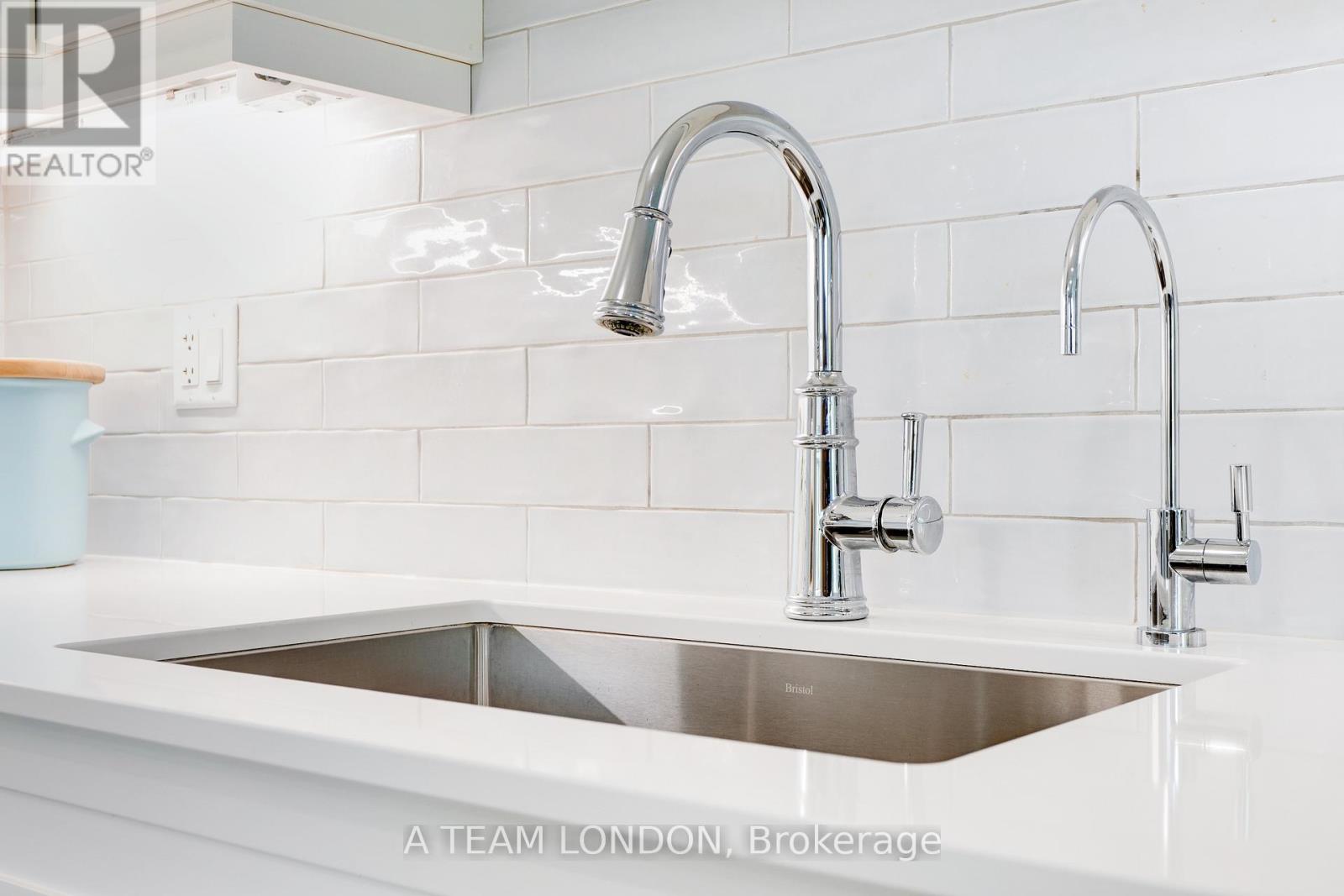 217-100 The Promenade, Central Elgin, Ontario  N5L 1C5 - Photo 12 - X12401037