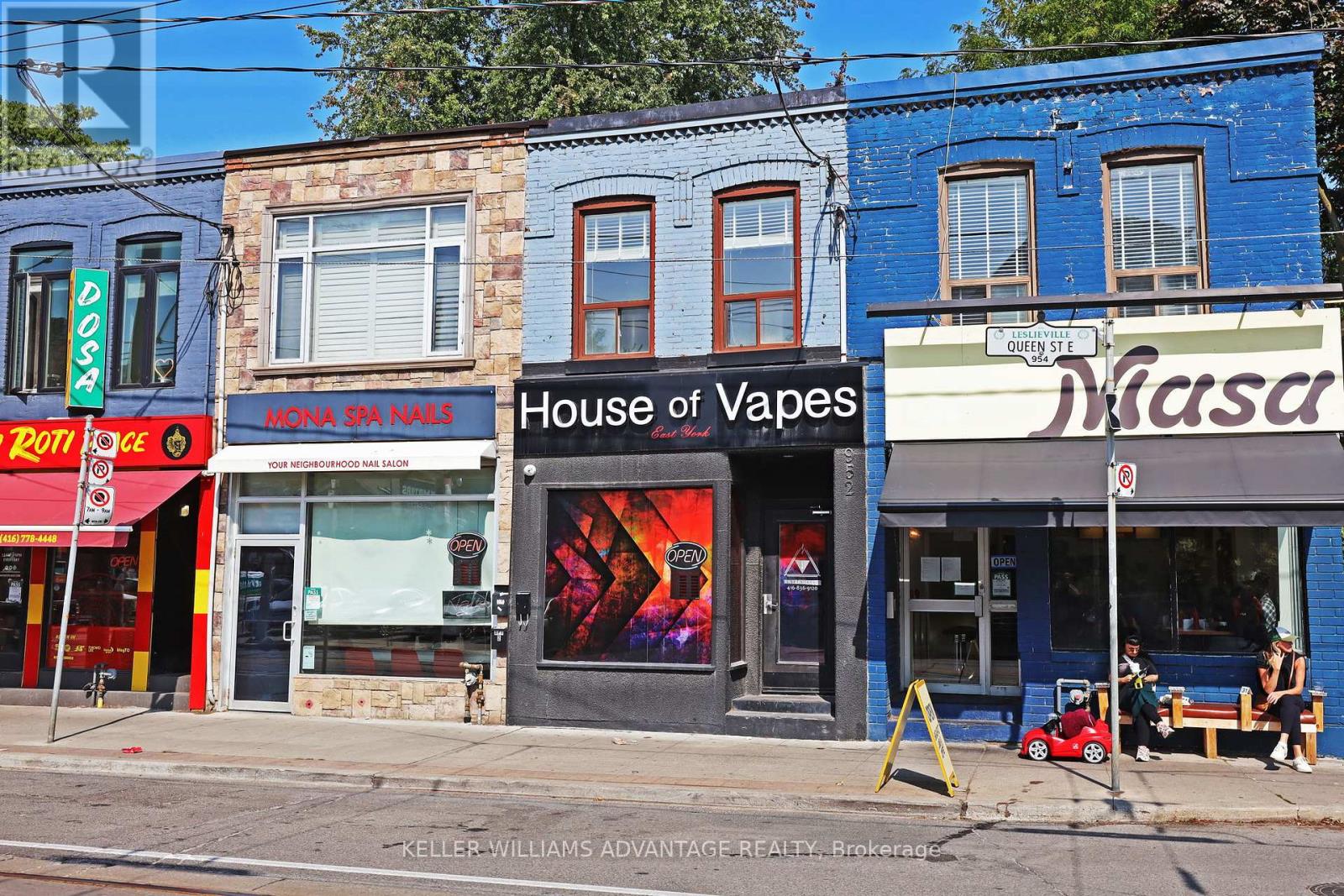952 QUEEN STREET E, Toronto, Ontario
