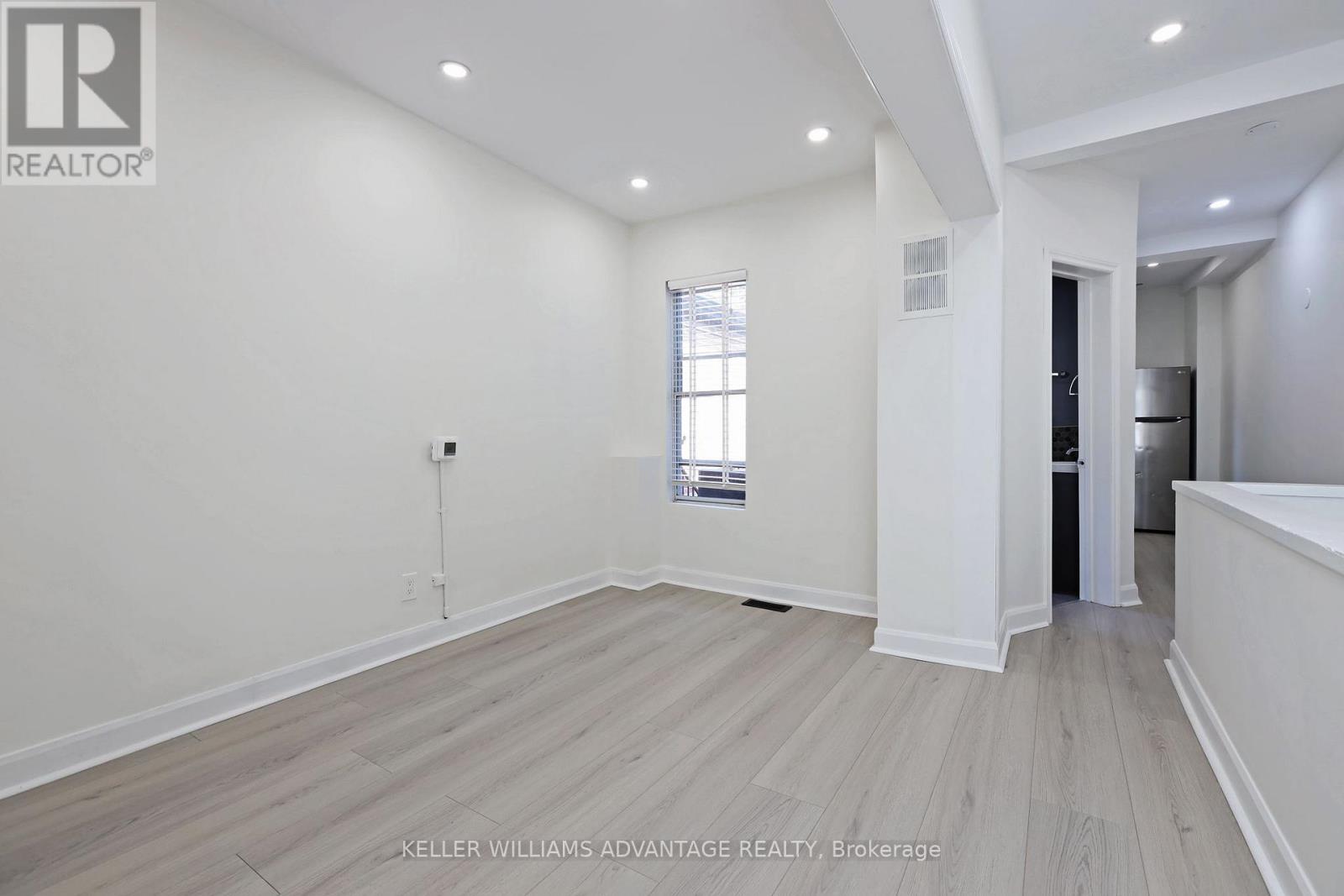 952 Queen Street E, Toronto, Ontario  M4M 1J7 - Photo 3 - E12400919