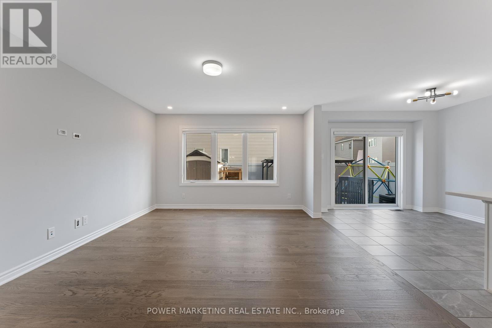815 Henslows Circle, Ottawa, Ontario  K4A 5H6 - Photo 6 - X12400987