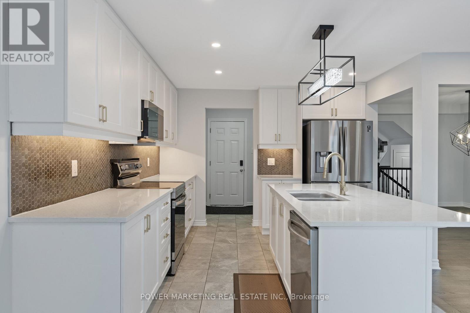 815 Henslows Circle, Ottawa, Ontario  K4A 5H6 - Photo 10 - X12400993