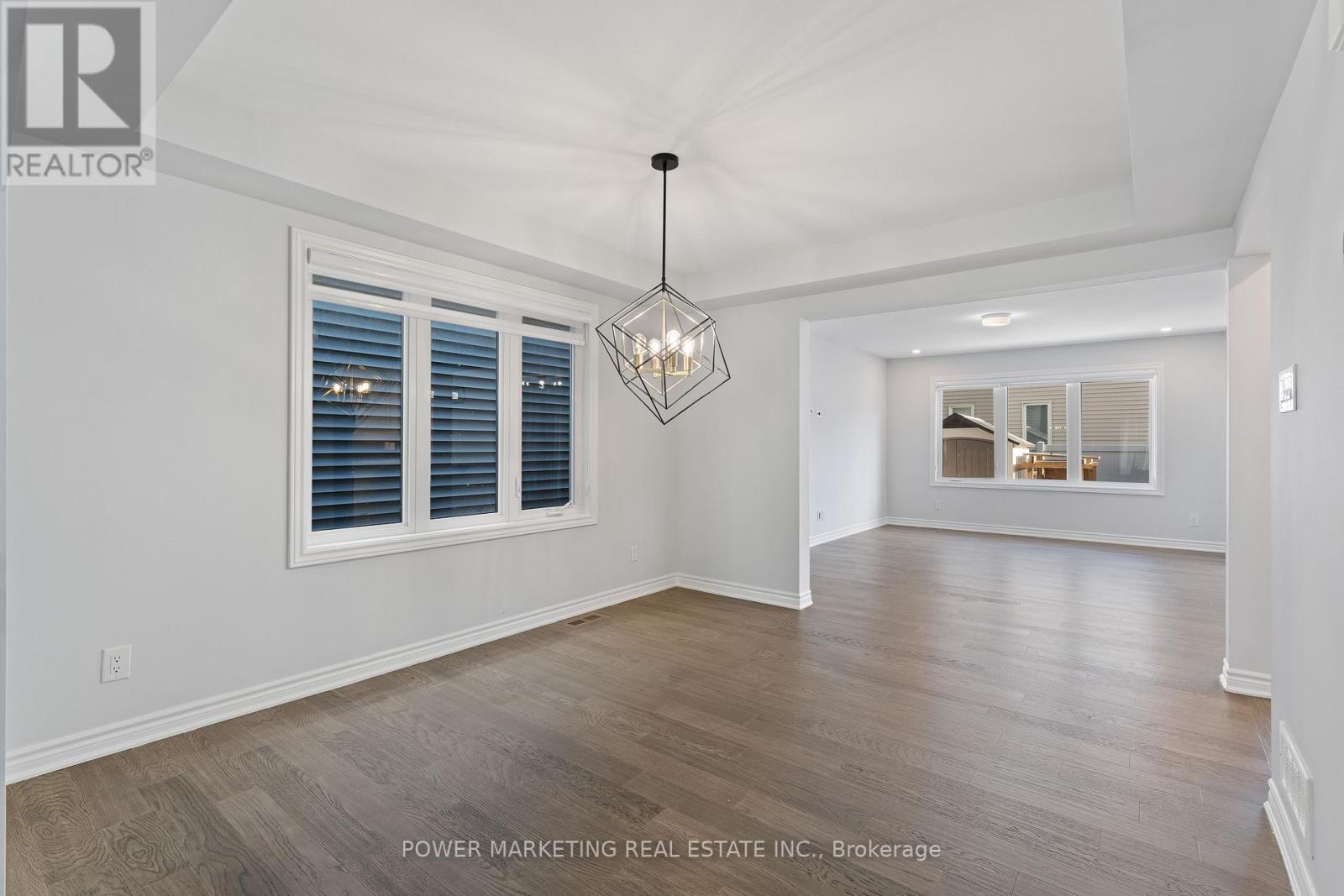 815 Henslows Circle, Ottawa, Ontario  K4A 5H6 - Photo 4 - X12400993