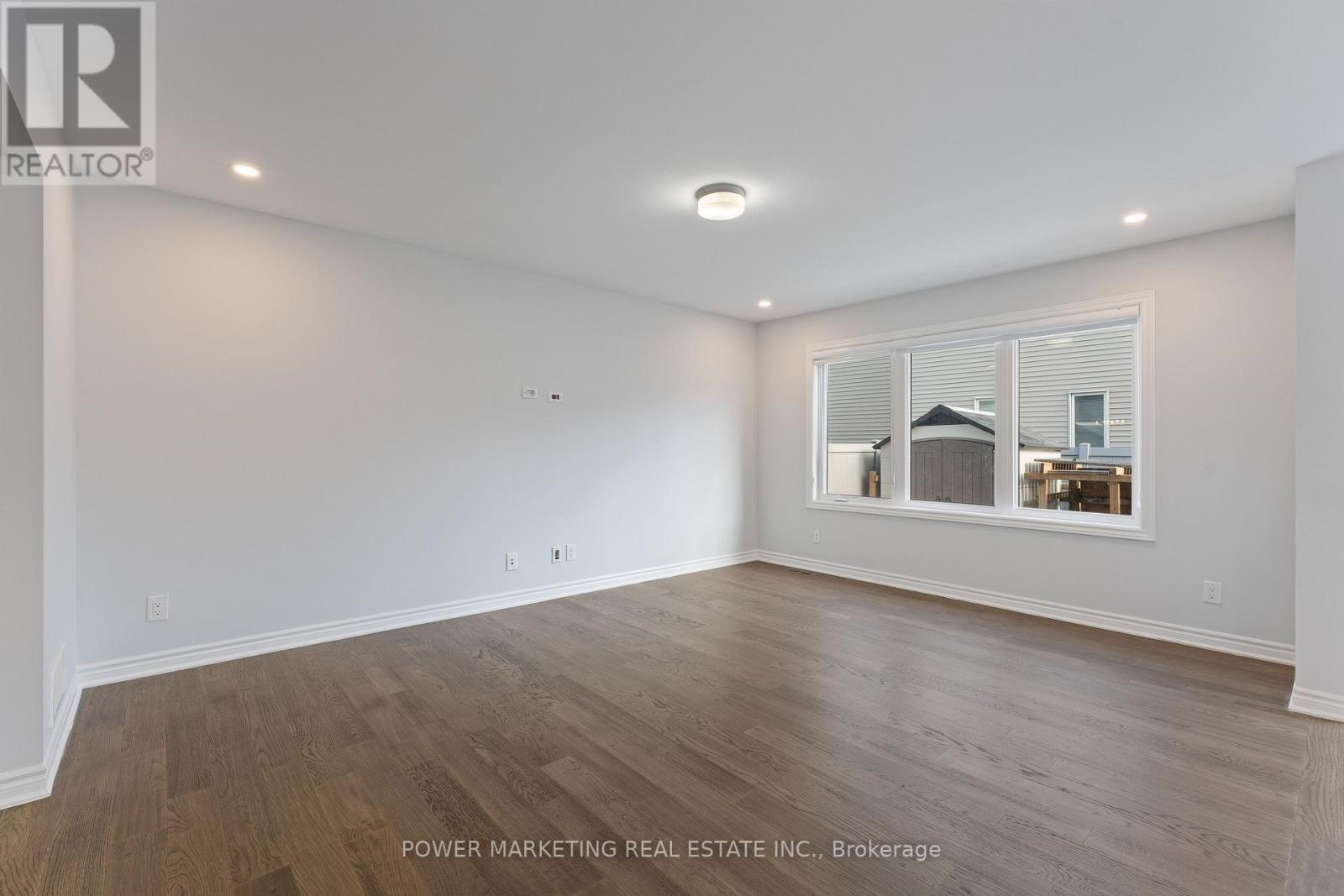 815 Henslows Circle, Ottawa, Ontario  K4A 5H6 - Photo 5 - X12400993