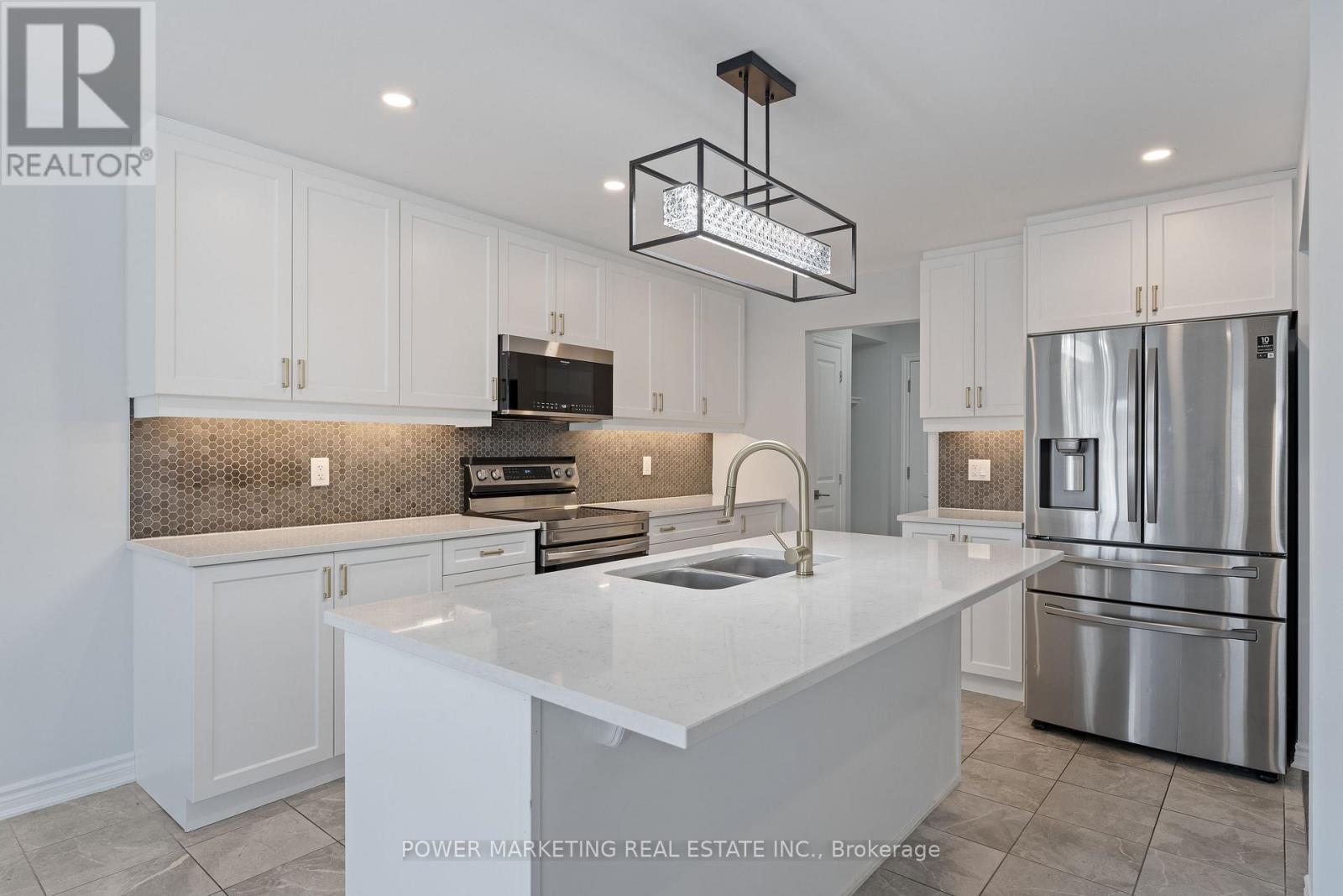815 Henslows Circle, Ottawa, Ontario  K4A 5H6 - Photo 9 - X12400993