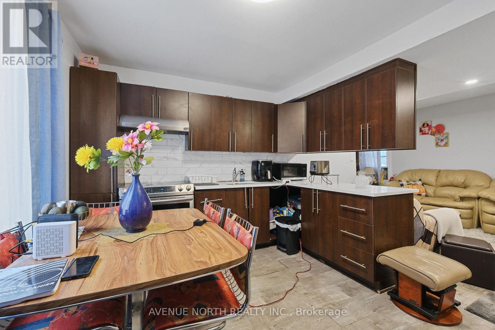 210 Dagmar Avenue, Ottawa, Ontario  K1L 5S9 - Photo 18 - X12401018