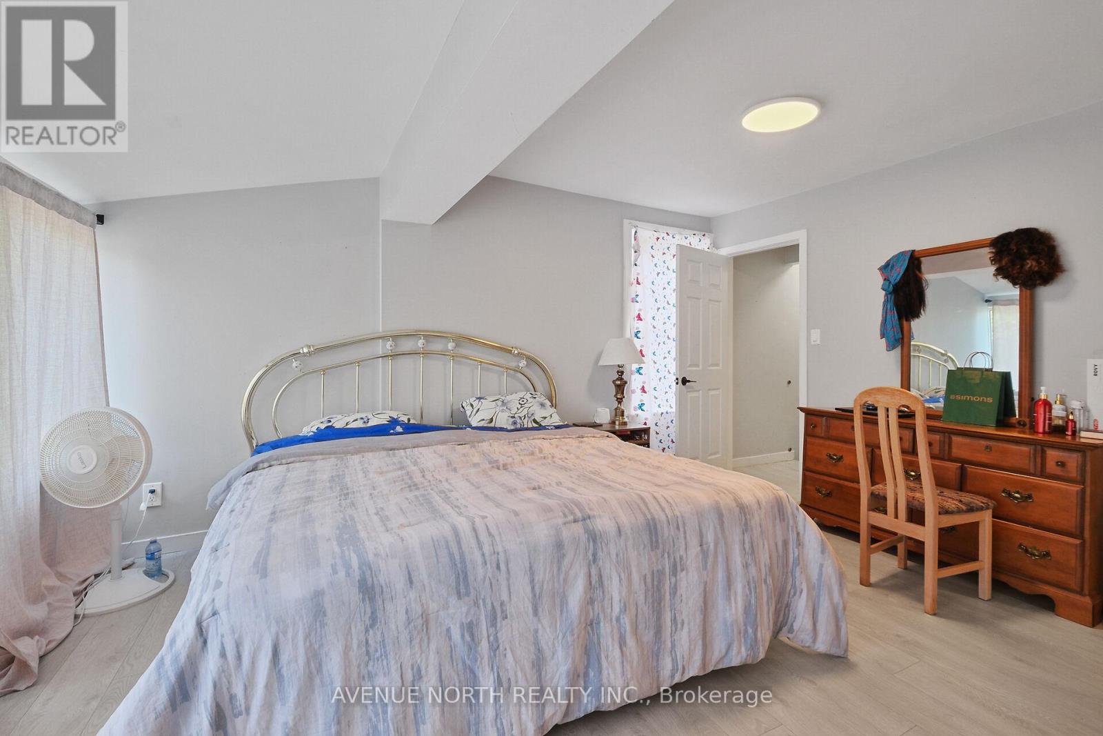 210 Dagmar Avenue, Ottawa, Ontario  K1L 5S9 - Photo 25 - X12401018