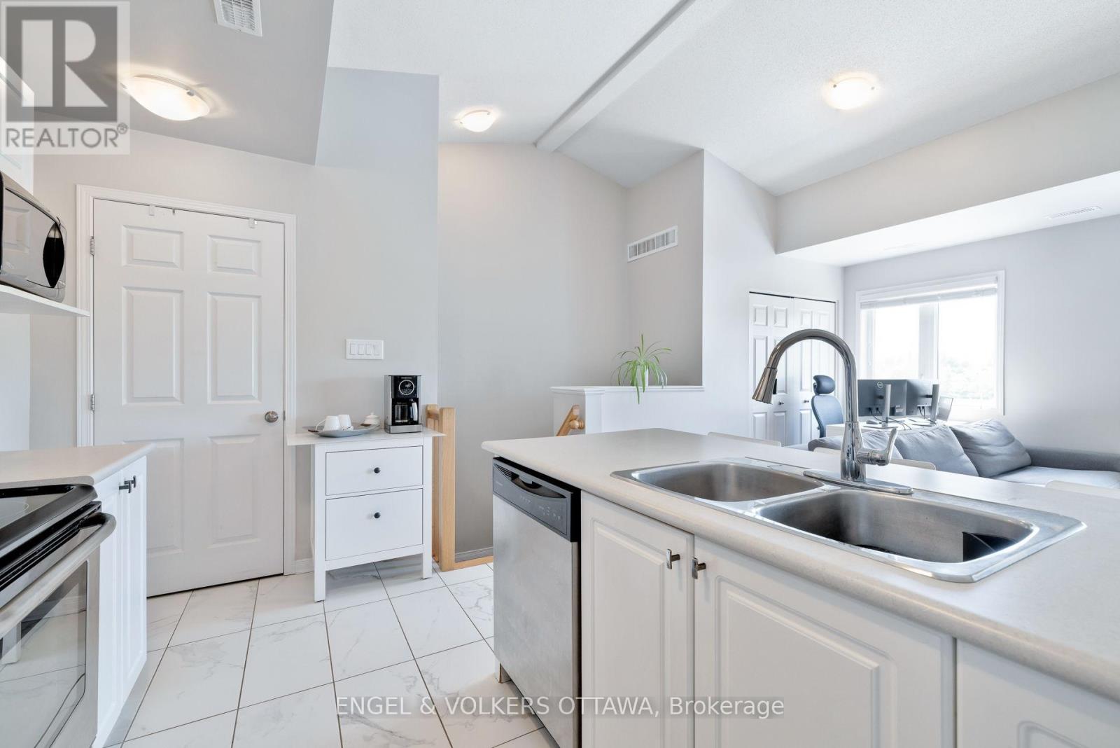 4 - 44 Sternes Private, Ottawa, Ontario  K4A 0X8 - Photo 24 - X12401044