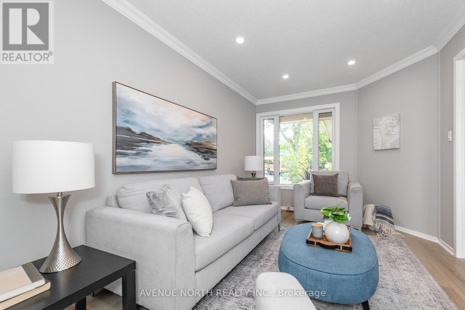2 Chickasaw Crescent, Ottawa, Ontario  K2M 1M3 - Photo 10 - X12401058
