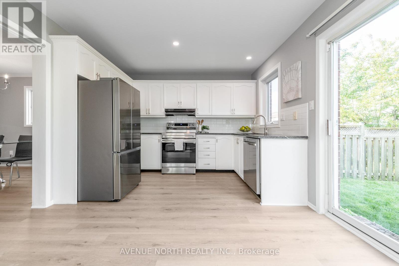 2 Chickasaw Crescent, Ottawa, Ontario  K2M 1M3 - Photo 22 - X12401058