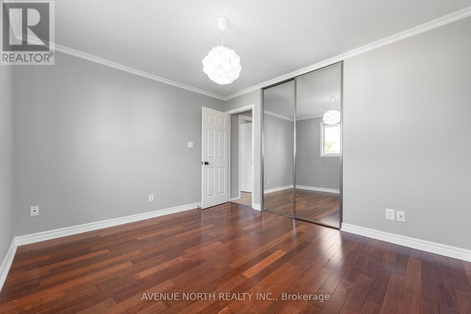 2 Chickasaw Crescent, Ottawa, Ontario  K2M 1M3 - Photo 26 - X12401058