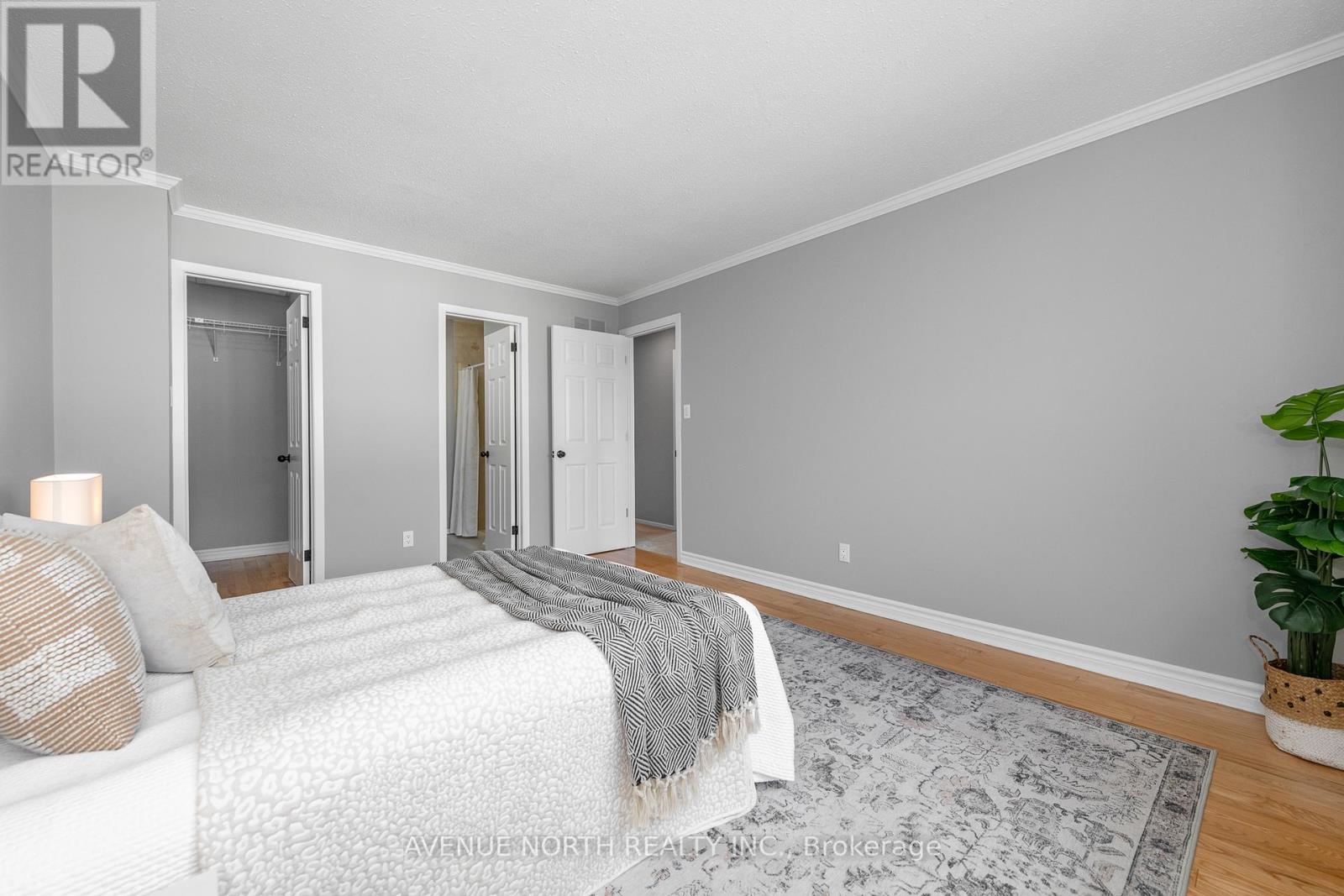 2 Chickasaw Crescent, Ottawa, Ontario  K2M 1M3 - Photo 29 - X12401058