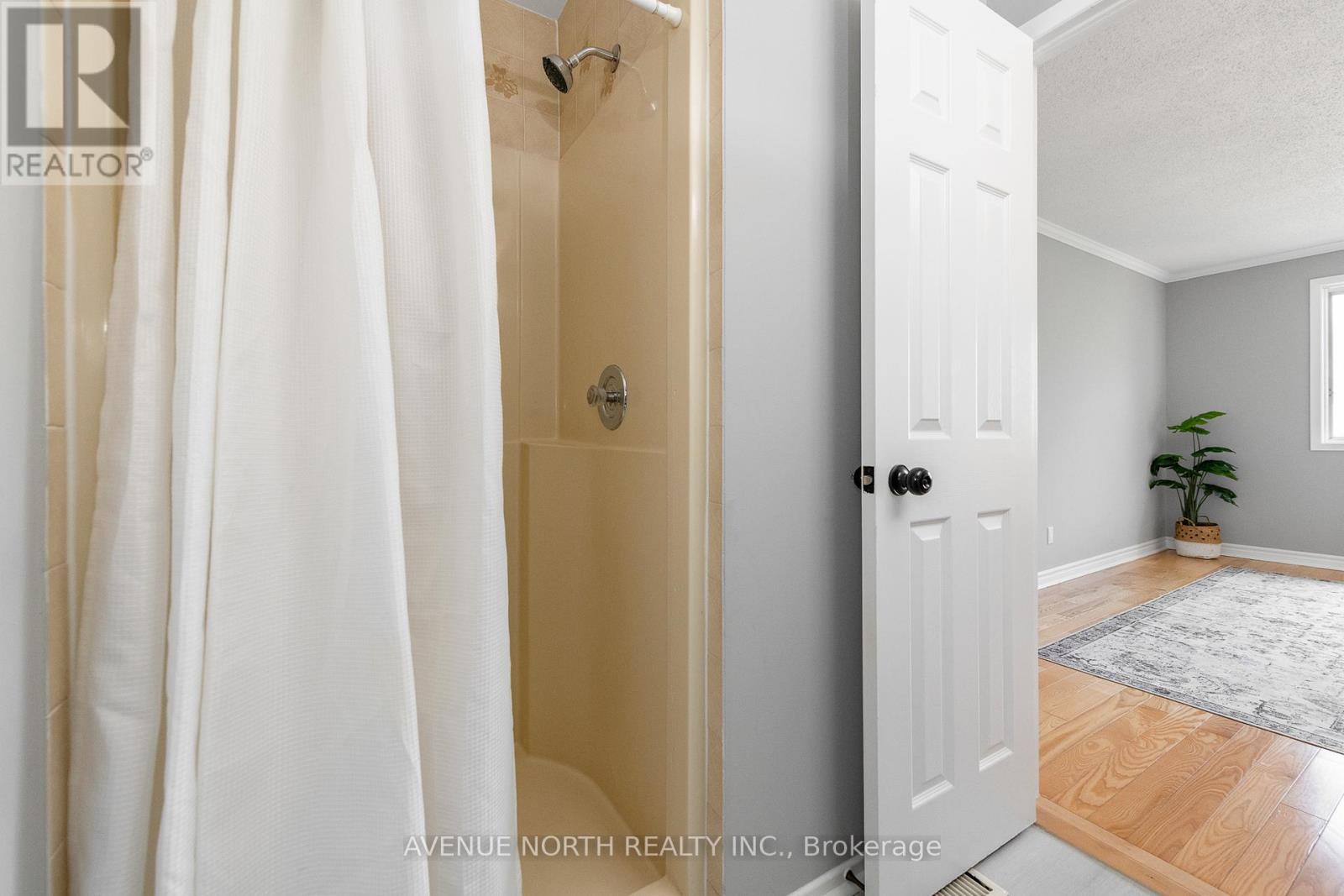 2 Chickasaw Crescent, Ottawa, Ontario  K2M 1M3 - Photo 31 - X12401058