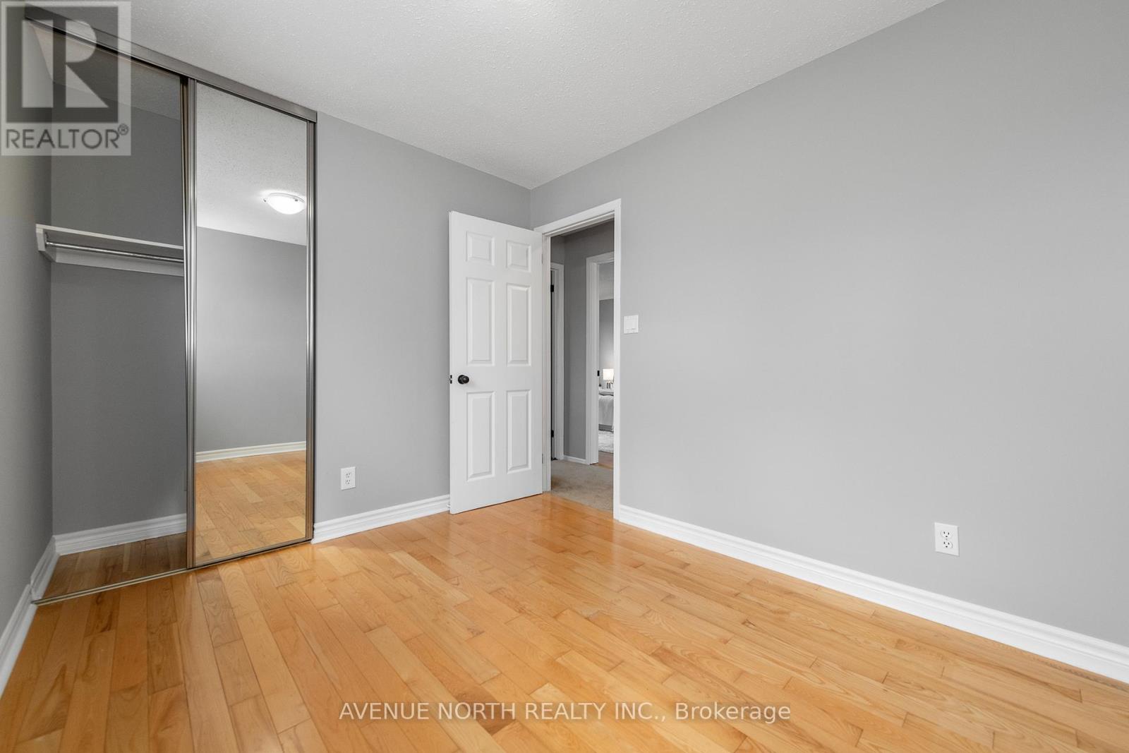 2 Chickasaw Crescent, Ottawa, Ontario  K2M 1M3 - Photo 35 - X12401058