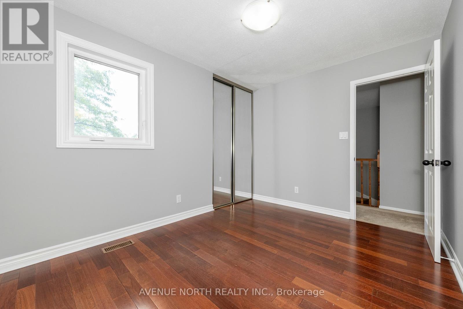 2 Chickasaw Crescent, Ottawa, Ontario  K2M 1M3 - Photo 37 - X12401058