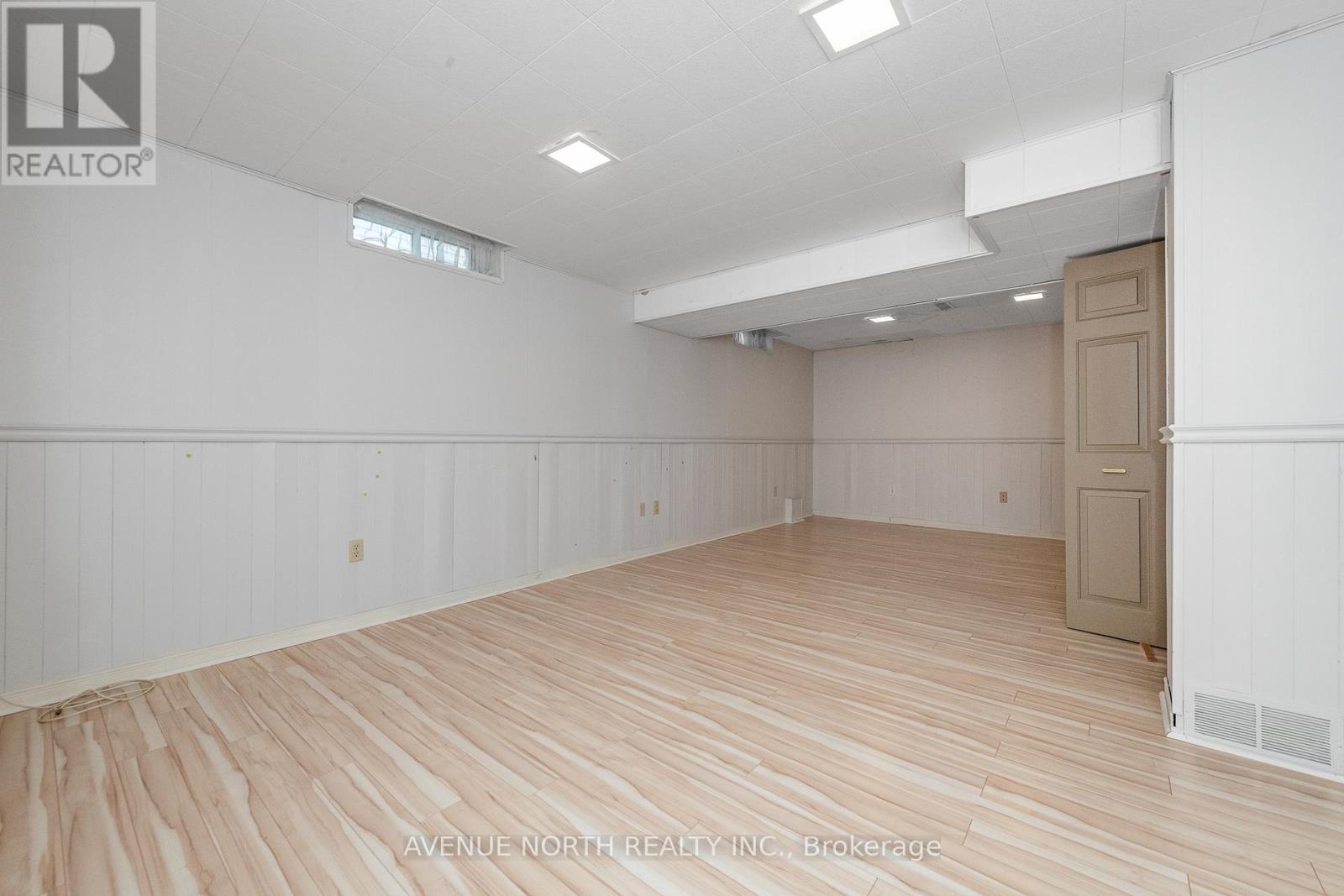 2 Chickasaw Crescent, Ottawa, Ontario  K2M 1M3 - Photo 41 - X12401058