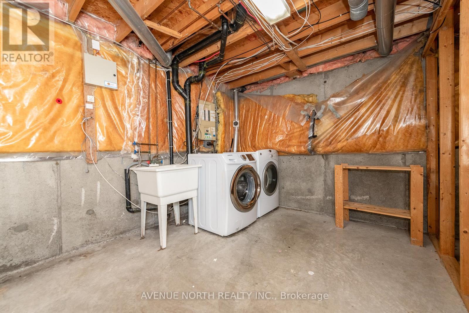 2 Chickasaw Crescent, Ottawa, Ontario  K2M 1M3 - Photo 44 - X12401058