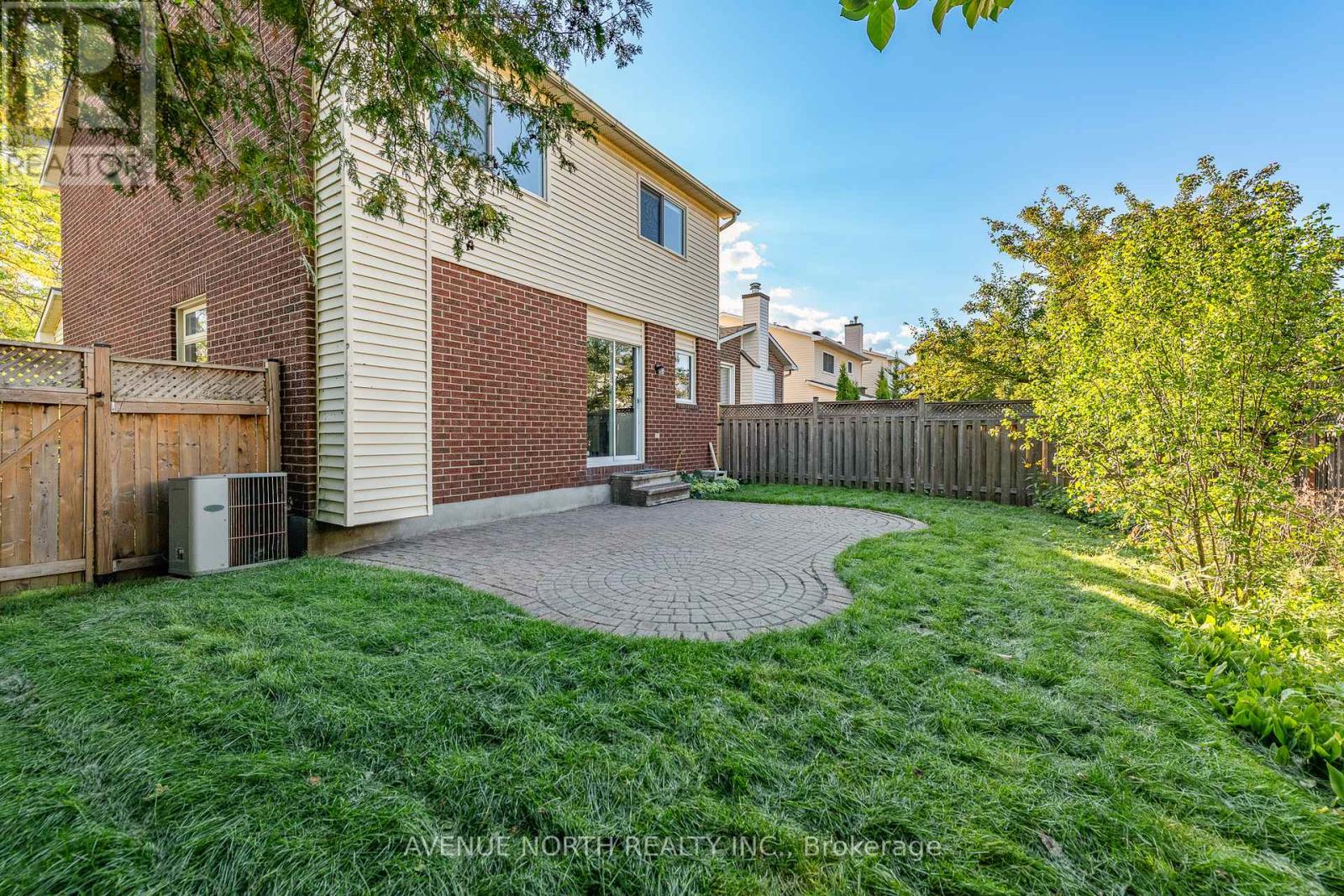 2 Chickasaw Crescent, Ottawa, Ontario  K2M 1M3 - Photo 47 - X12401058