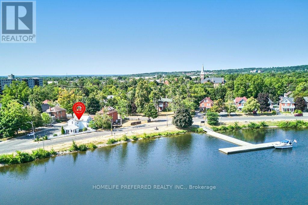 157 Crescent Street, Peterborough Central, Ontario  K9J 2G4 - Photo 4 - X12349610