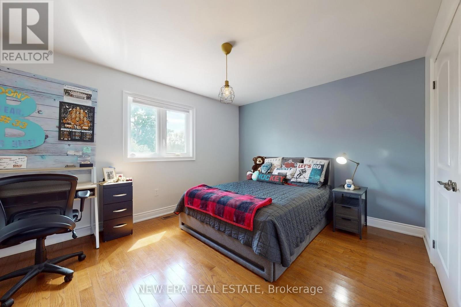 1031 Lake Drive N, Georgina, Ontario  L4P 3E9 - Photo 25 - N12399839