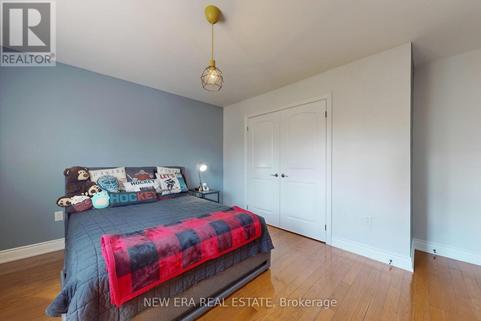 1031 Lake Drive N, Georgina, Ontario  L4P 3E9 - Photo 27 - N12399839