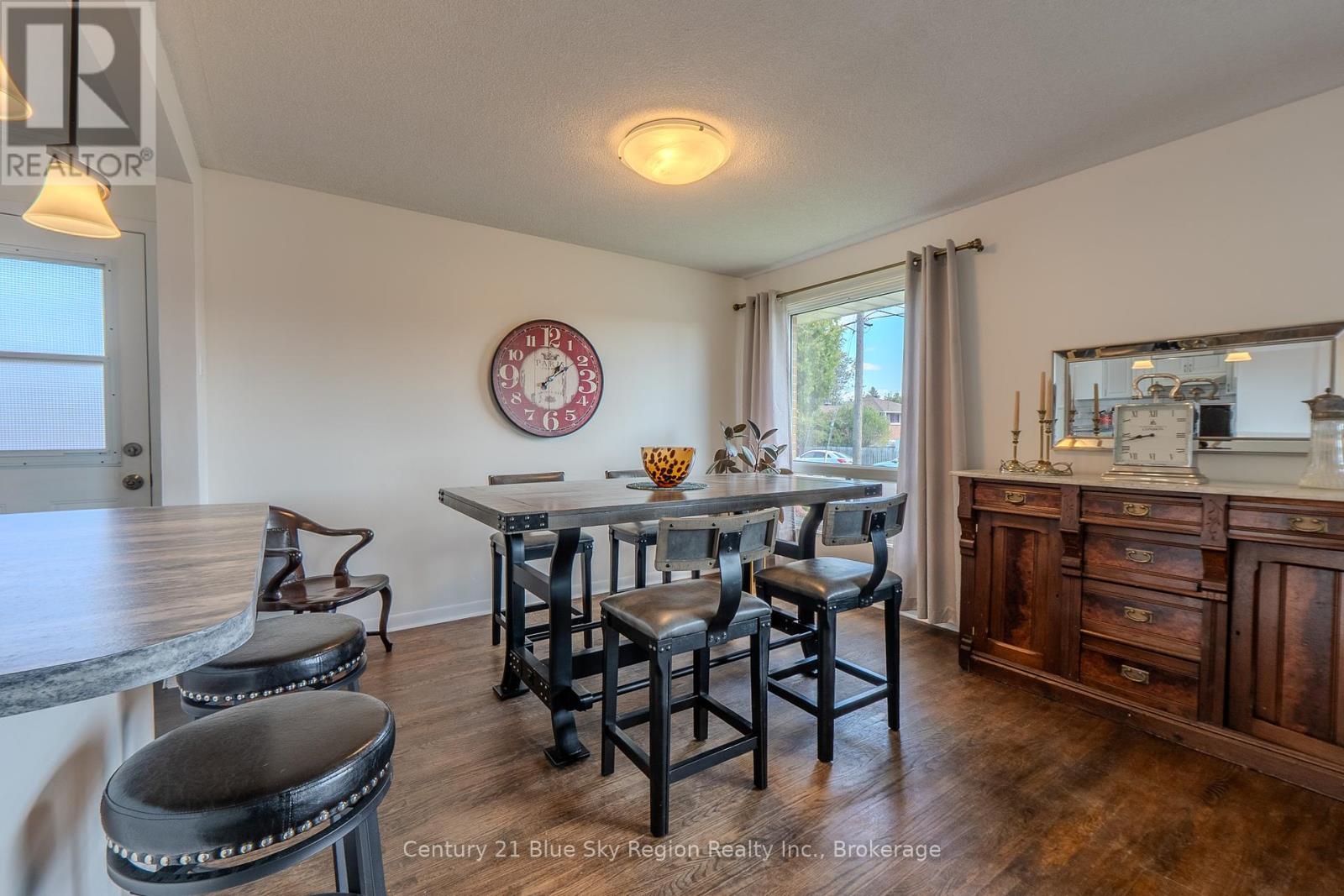 62 Strathcona Drive, North Bay, Ontario  P1A 2N1 - Photo 6 - X12401035
