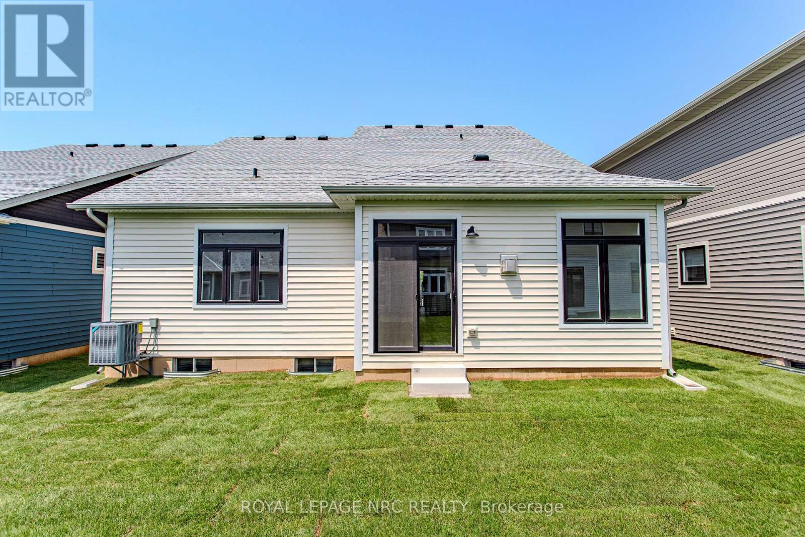 63 Beachwalk Crescent, Fort Erie (Crystal Beach), Ontario  L0S 1B0 - Photo 38 - X12400990