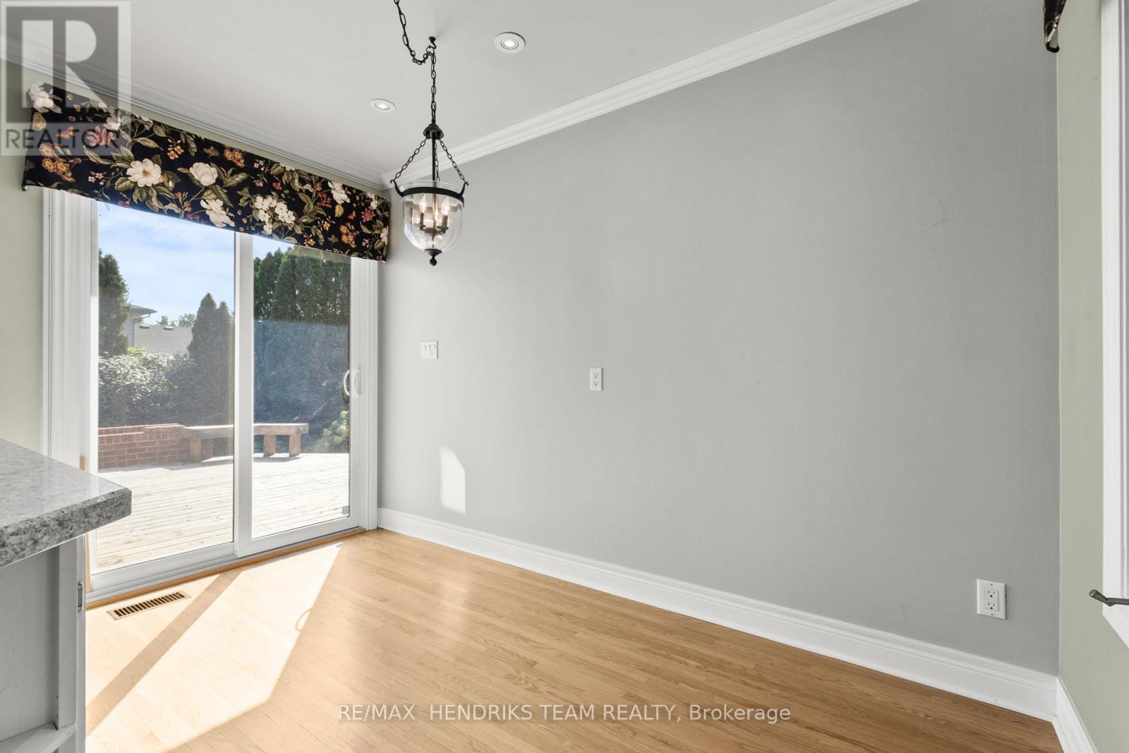 704 Vine Street, St. Catharines, Ontario  L2M 7L7 - Photo 18 - X12401055