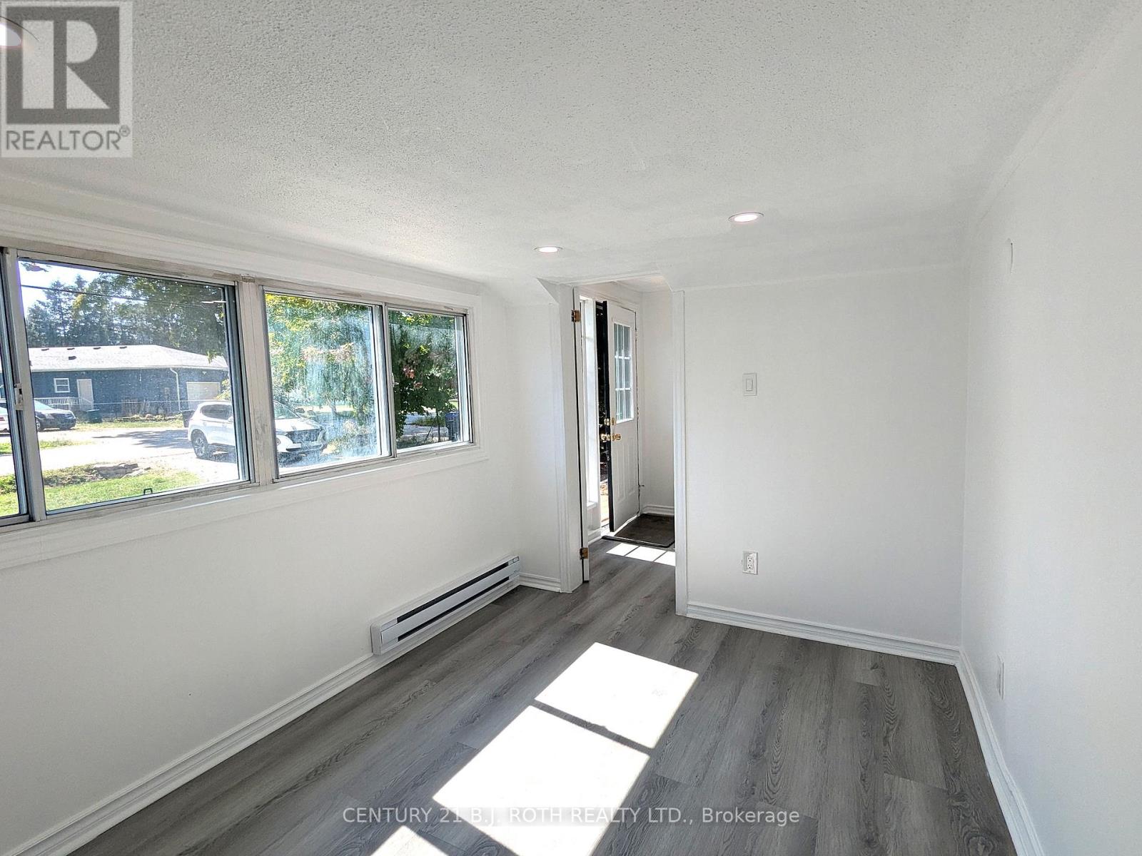 696 Hastings Avenue, Innisfil, Ontario  L9S 1Z3 - Photo 13 - N12400865