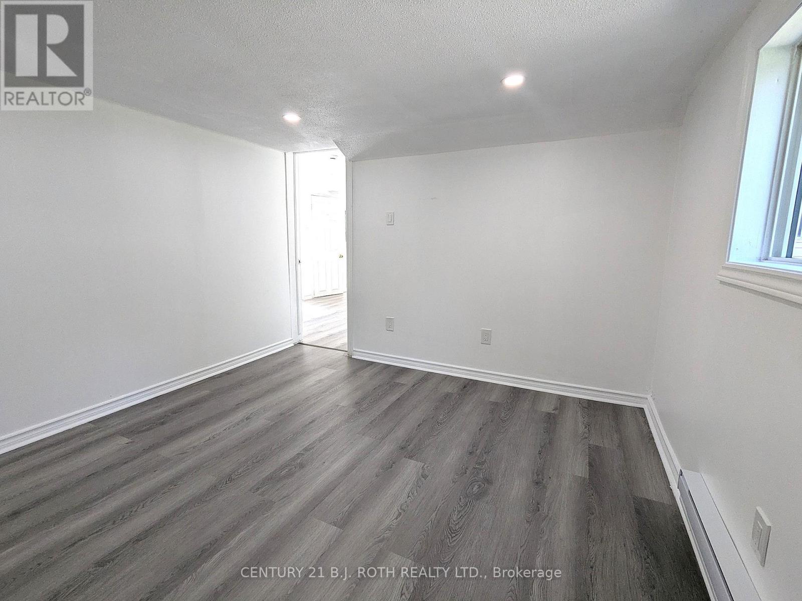 696 Hastings Avenue, Innisfil, Ontario  L9S 1Z3 - Photo 15 - N12400865
