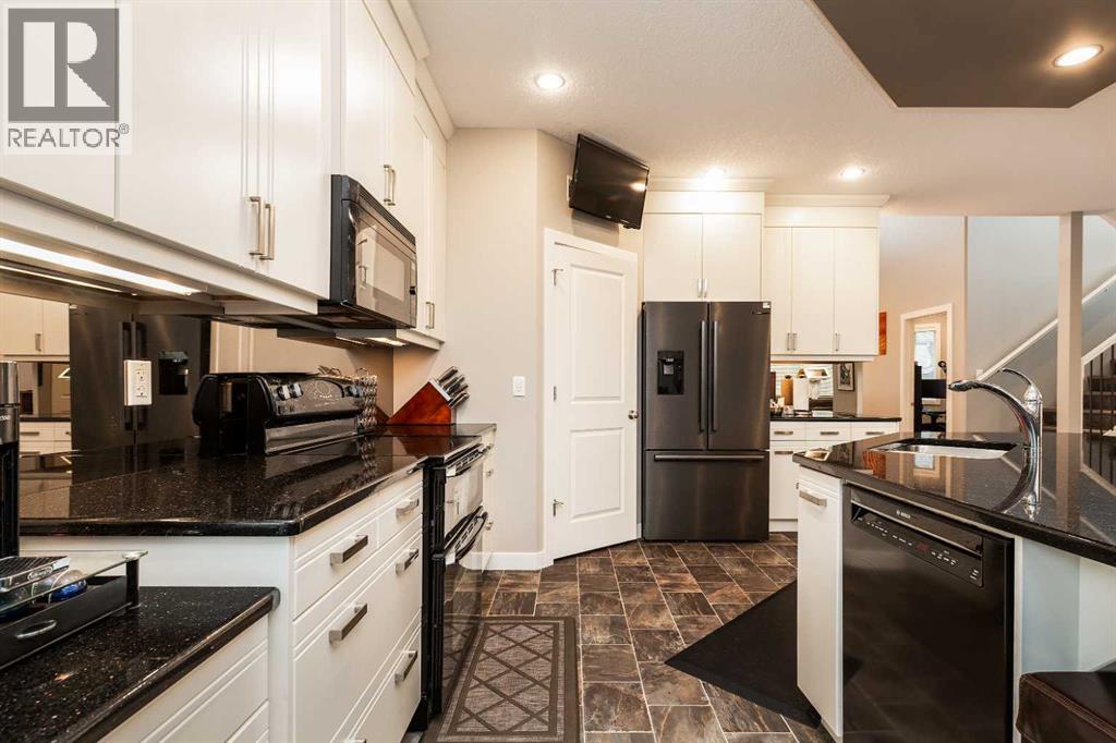 Property at 230 Couleesprings Grove S image 5