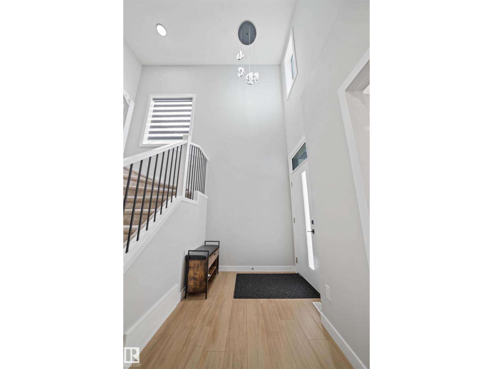 3516 33 Ave Nw, Edmonton, Alberta  T6L 5G6 - Photo 3 - E4457355